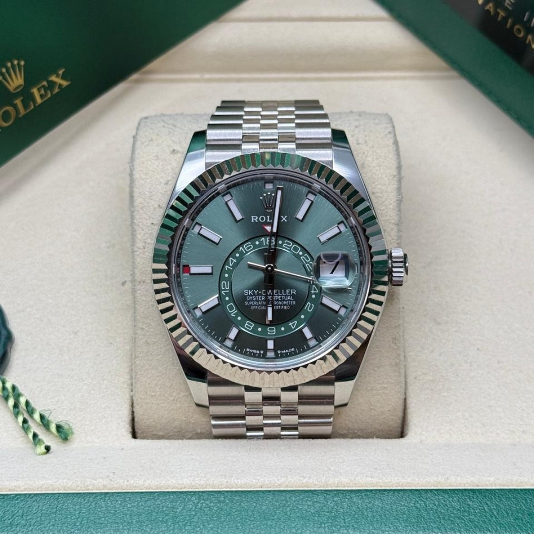 Rolex Sky-Dweller 42 Green Dial Jubilee, photo 2